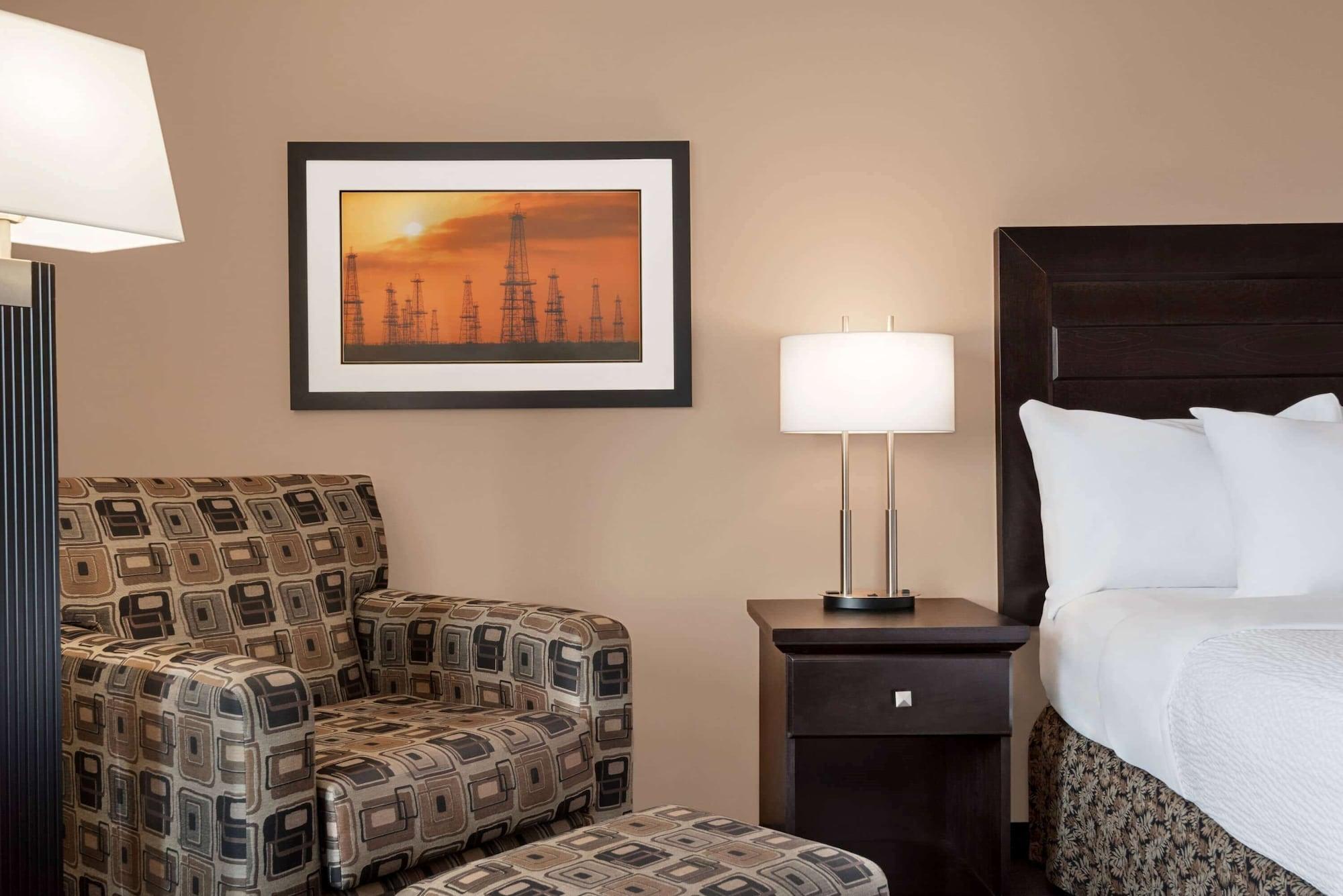 Royal Hotel Edmonton Airport Trademark Collection By Wyndham Leduc Exterior photo